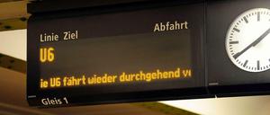 Abgefahren. Endlich fährt die U-Bahn wieder zwischen Friedrichstraße und Französischer Straße.