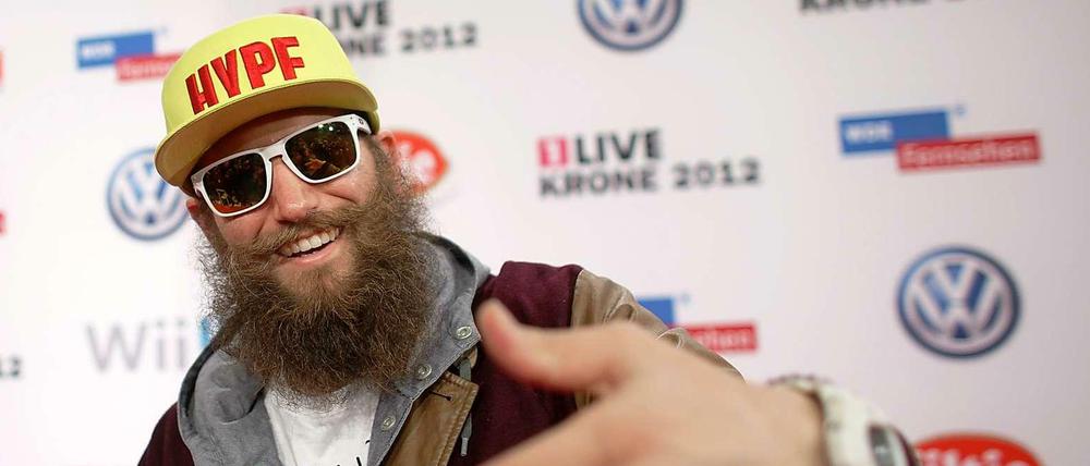 Bart an "Hype"-Mütze. Modebewusste Bartträger wie MC Fitti sind es, die unseren ebenfalls bärtigen Autor zur Verzweiflung bringen.