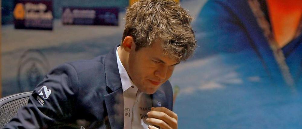 Kein Grund zur Verzweiflung. Magnus Carlsen führt nach sechs WM-Partien 4:2.