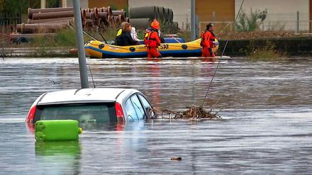 Das Unwetter „Cleopatra“ ist über Sardinien gefegt und hat zahlreiche Menschen in den Tod gerissen. Die Schäden sind noch gar nicht absehbar. 