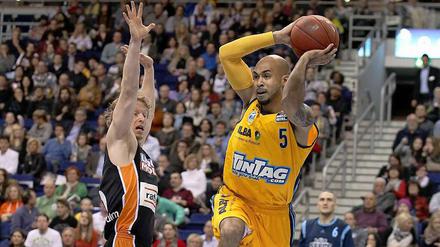 Albas Topscorer mit 24 Punkten: David Logan (rechts).