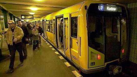 Wer nach Süden will - etwa zum Flughafen Schönefeld - , muss sich bald andere Wege suchen. Die U7 fährt bald nicht mehr.