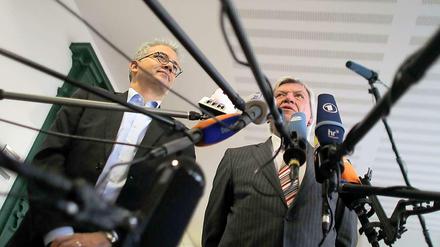 Fragen und Antworten in Hessen: Grünenchef Tarek al-Wazir (links) und Ministerpräsident Volker Bouffier (CDU).