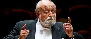 Krzysztof Penderecki beim Dirigieren.