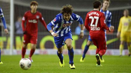 Herthas Neuzugang Hajime Hosogai traf gegen bayer Leverkusen auf seinen Ex-Verein.