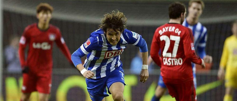Herthas Neuzugang Hajime Hosogai traf gegen bayer Leverkusen auf seinen Ex-Verein.
