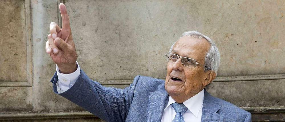 Der Kabarettist Dieter Hildebrandt ist am 19. November 2013 im Alter von 86 Jahren gestorben.