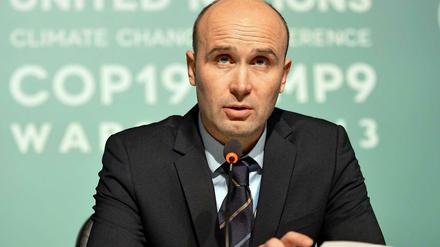 Marcin Korolec musste am Mittwochmorgen erklären, dass er auch weiterhin Präsident des UN-Klimagipfels bleibt, obwohl er als polnischer Umweltminister gerade gefeuert worden war. 