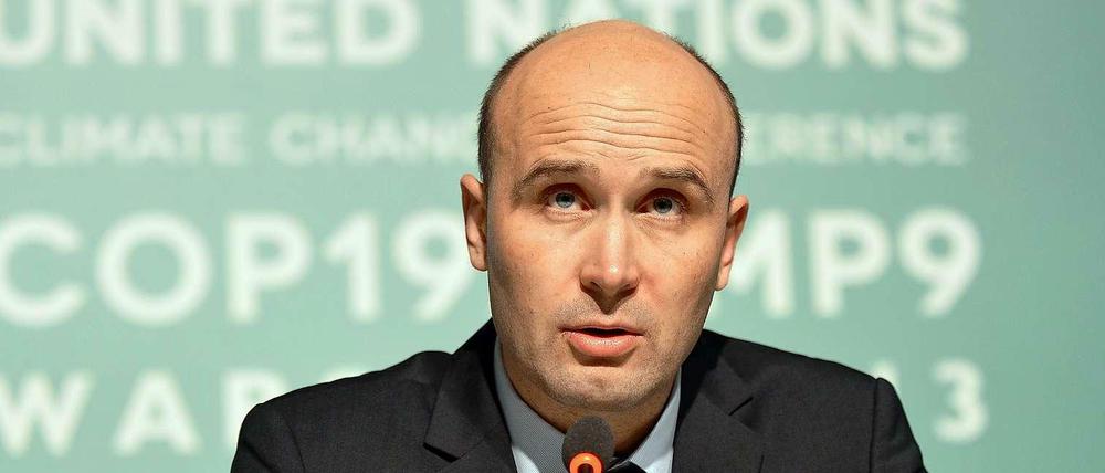 Marcin Korolec musste am Mittwochmorgen erklären, dass er auch weiterhin Präsident des UN-Klimagipfels bleibt, obwohl er als polnischer Umweltminister gerade gefeuert worden war.