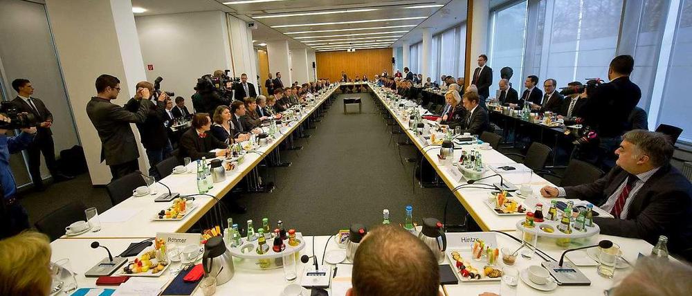 Erst die Inhalte, dann das Personal: Die Koalitionsverhandlungen nähern sich ihrem Ende, und die Spekulationen über die Personalien nehmen zu.