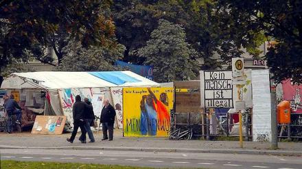 Nach einem Jahr sollen die Flüchtlinge vom Oranienplatz nach Wedding umziehen.