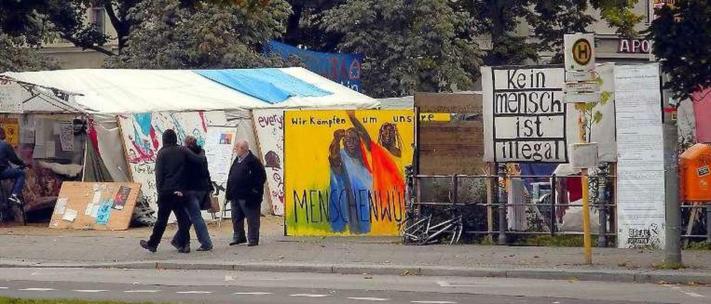 Nach einem Jahr sollen die Flüchtlinge vom Oranienplatz nach Wedding umziehen.