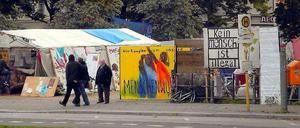 Nach einem Jahr sollen die Flüchtlinge vom Oranienplatz nach Wedding umziehen.
