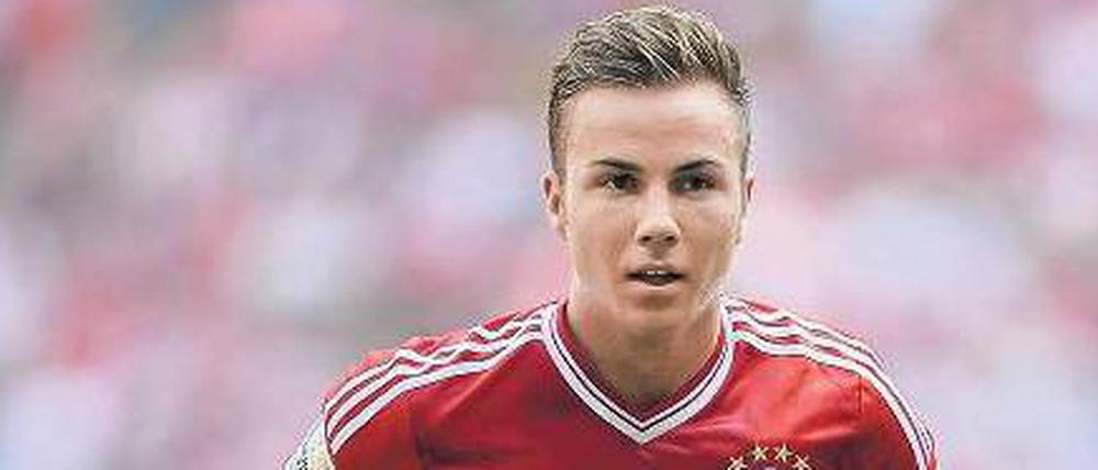 Das passt noch nicht. Mario Götze trägt das Trikot der Bayern noch nicht mit Selbstverständlichkeit. Für die Fans der Dortmunder ist es trotzdem ein rotes Tuch. 