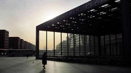 In den Bahnhof Potsdamer Platz dringt Wasser ein.