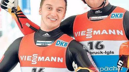 Doppelt hält besser. Eggert (r.) und Benecken rodelten zweimal zum Sieg. Foto: dpa