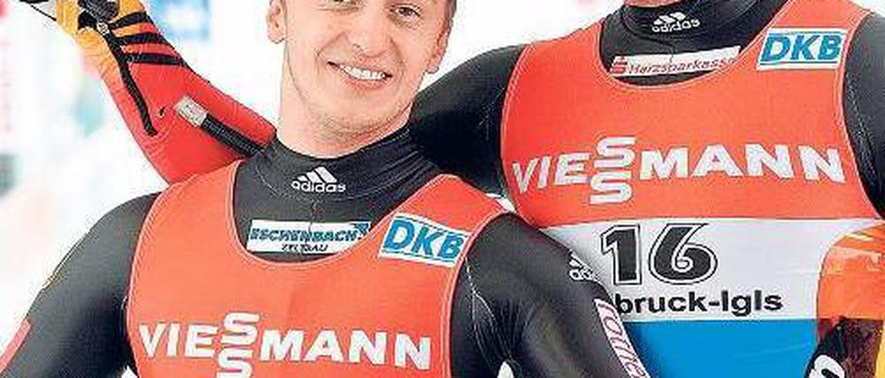 Doppelt hält besser. Eggert (r.) und Benecken rodelten zweimal zum Sieg. Foto: dpa