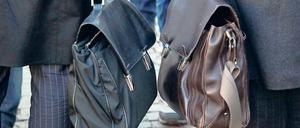 Lohnende Arbeit: 3,2 Millionen Euro kassierten die Vorstände deutscher Dax-Konzerne 2012 im Schnitt.