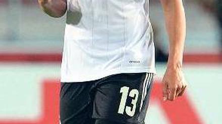 Celia Sasic, 25, wurde mit der deutschen Nationalelf in diesem Sommer Europameister. In der WM-Qualifikation heute in Osijek gegen Kroatien steht die Stürmerin vor ihrem 89. Länderspiel. Foto: p-a/dpa