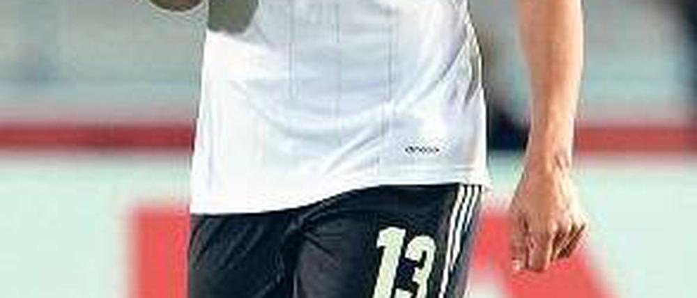 Celia Sasic, 25, wurde mit der deutschen Nationalelf in diesem Sommer Europameister. In der WM-Qualifikation heute in Osijek gegen Kroatien steht die Stürmerin vor ihrem 89. Länderspiel. Foto: p-a/dpa