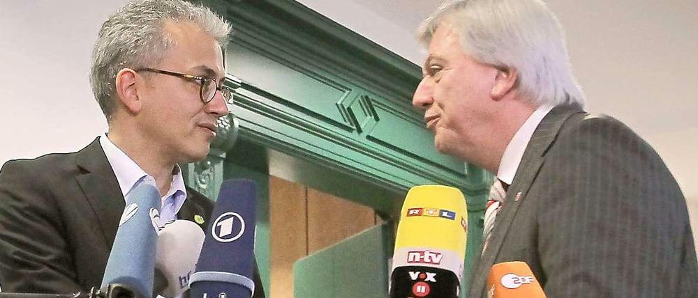 Tarek Al-Wazir (grüne) und Volker Bouffier (CDU) hier nach einem Sondierungsgespräch.