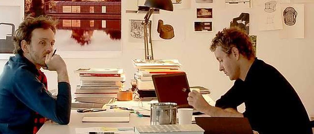 Erwan (links) und Ronan Bouroullec in ihrem Studio.