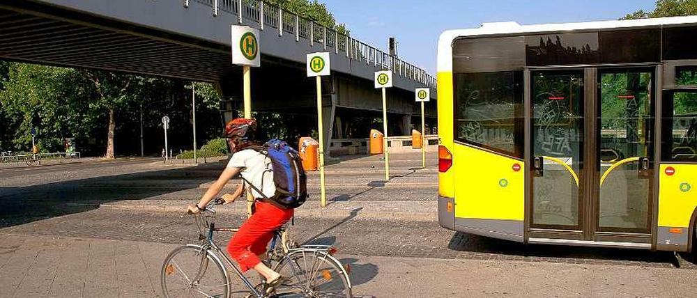 Nicht nur motorisiert gut unterwegs: Die BVG kann auch Rad fahren.