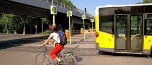 Nicht nur motorisiert gut unterwegs: Die BVG kann auch Rad fahren.