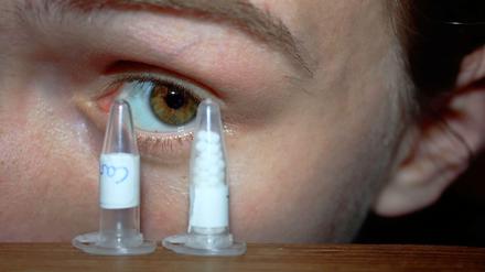 Cyrill und die kleinen weißen Kügelchen.