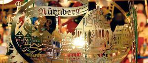 Aushängeschild. Der Christkindlesmarkt ist auch außerhalb Deutschlands bekannt. Genau wie die Lebkuchen, die gern in Dürerdosen verschenkt werden.