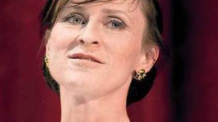 Gläubig. Sophie Rois führte eine Prozession im Bode-Museum an. Foto: Sören Stache/dpa