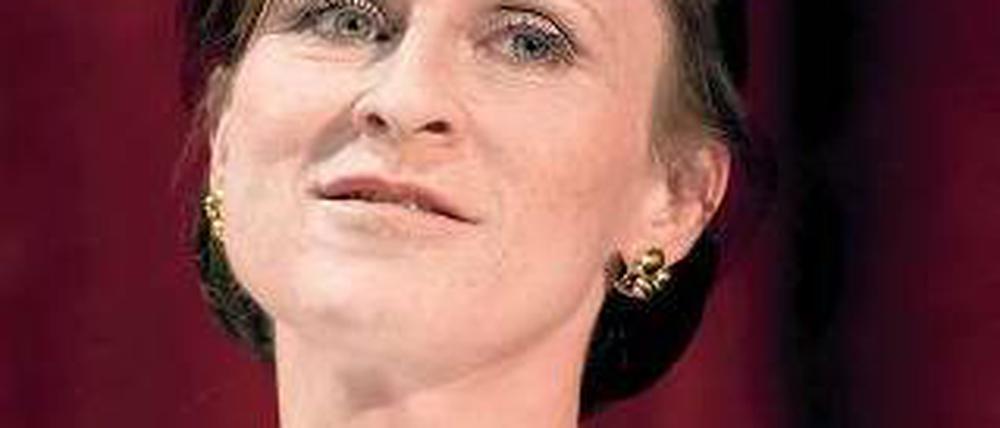 Gläubig. Sophie Rois führte eine Prozession im Bode-Museum an. Foto: Sören Stache/dpa