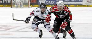 Daniel Weiß (l.) rennt Gegenspieler Philip Riefers hinterher - im Endeffekt vergeblich.