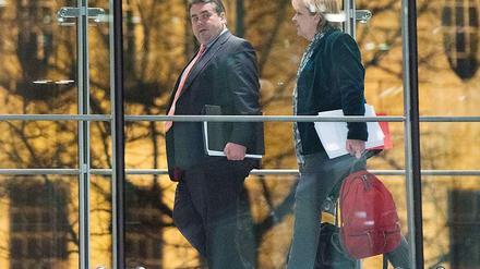 SPD-Parteichef Sigmar Gabriel Seit' an Seit' mit Vize-Parteichefin Hannelore Kraft.