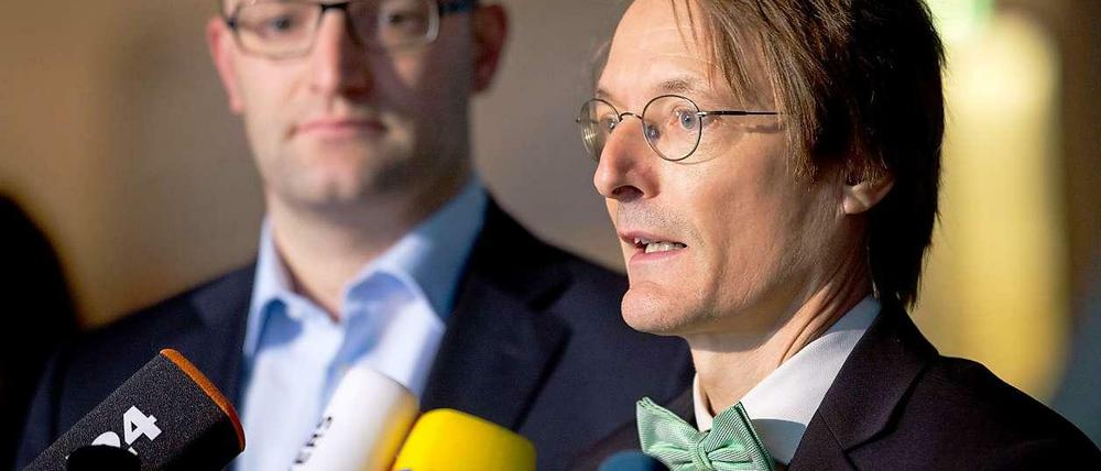 Ausgeplaudert. SPD-Verhandlungsführer Karl Lauterbach (rechts) machte eine Geheimabsprache zu den Arbeitgeberbeiträgen für die Krankenversicherung öffentlich.
