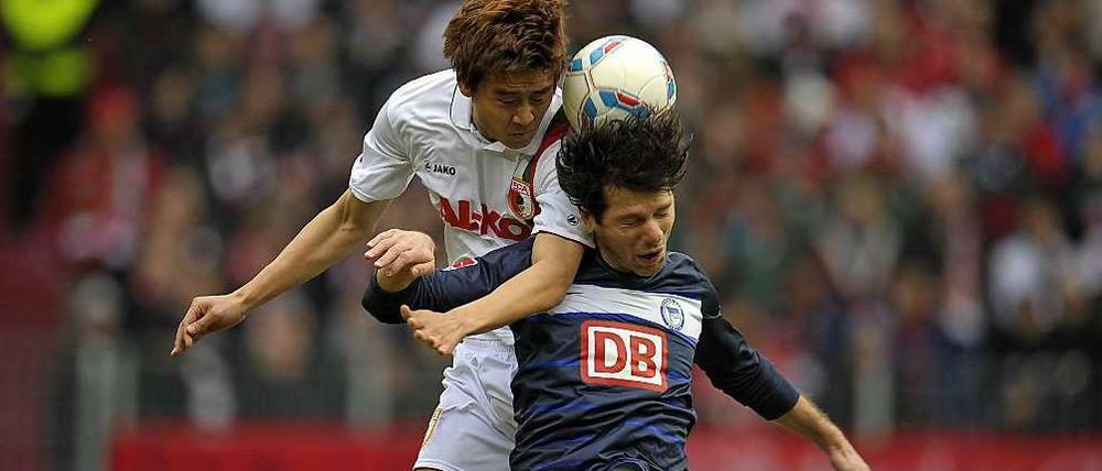 Schon beim letzten Aufeinandertreffen 2012 behielt Augsburg die Oberhand.