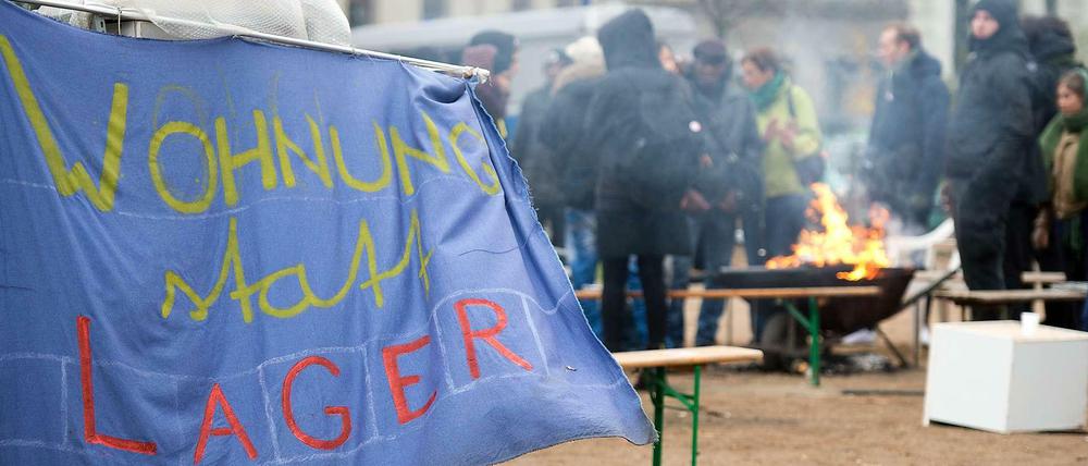 Der Umzug der Flüchtlinge in ein ehemaliges Seniorenheim offenbart große Organisationsmängel.
