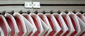 Auf Hochtouren. Die Druckmaschine mit den Exemplaren der SPD-Parteizeitung vorwärts, in der der Koalitionsvertrag enthalten ist - zur Kenntnisnahme durch alle SPD-Mitglieder.
