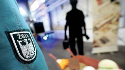 Dunkelziffer. Experten fürchten, dass der gesetzliche Mindestlohn zu mehr Schwarzarbeit führen wird, nicht nur auf dem Bau. 