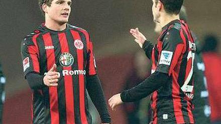 Ab in die nächste Runde. Pirmin Schwegler (links) und Tranquilo Barnetta haben Großes vor in Bordeaux. Foto: dpa