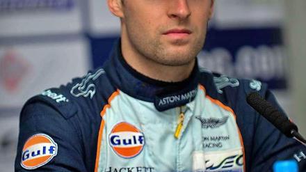 Stefan Mücke, 32, ist der Sohn der Berliner Rennfahrerlegende Peter Mücke. Er fuhr lange DTM und ist derzeit für Aston Martin in der Langstrecken-WM unterwegs. Am Samstagabend gab Mückes Auto beim Saisonfinale in Bahrain den Geist auf. Es bleibt nur der Titel Vize-Weltmeister.