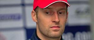 Stefan Mücke, 32, ist der Sohn der Berliner Rennfahrerlegende Peter Mücke. Er fuhr lange DTM und ist derzeit für Aston Martin in der Langstrecken-WM unterwegs. Am Samstagabend gab Mückes Auto beim Saisonfinale in Bahrain den Geist auf. Es bleibt nur der Titel Vize-Weltmeister.