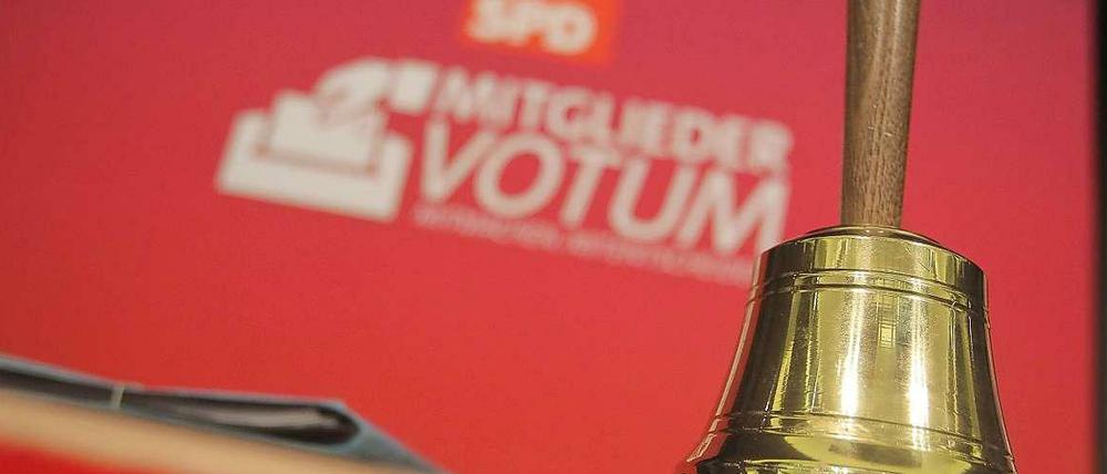 Im hessischen Hofheim wirbt die SPD-Spitze am Donnerstagabend für den schwarz-roten Koalitionsvertrag.