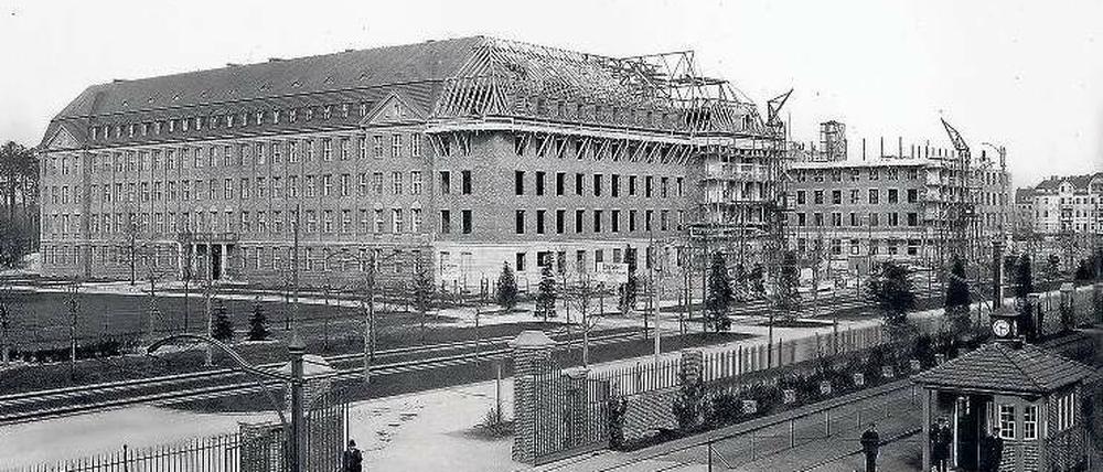 Die Hauptverwaltung wurde 1913 zum Herzstück des neuen Siemens-Industriestandorts. Foto: Siemens AG