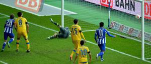 Das letzte Duell. Im April siegte Hertha BSC in der Zweiten Liga 3:0 gegen die Eintracht. Hier erzielt Ronny das 1:0.