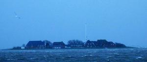 Land unter. Die Sturmflut überspülte auch die Hallig Hooge in der Nordsee. Dort sagen sie: So ist das Leben. Und rücken zusammen – noch enger als sonst.