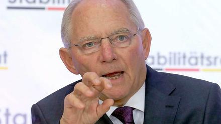 Bundesfinanzminister Wolfgang Schäuble (CDU) hat den Co-Chef der Deutschen Bank, Jürgen Fitschen, in ungewöhnlich scharfer Form kritisiert.