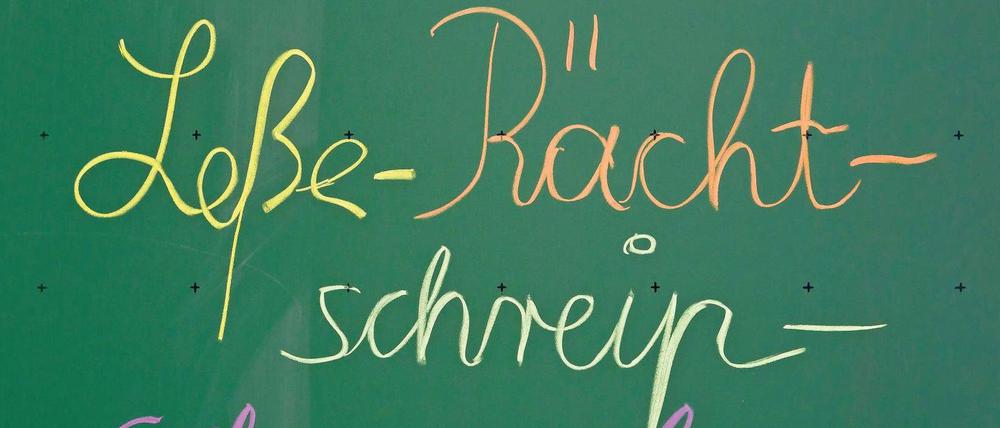Hinderlich. Wer zu den zehn Prozent der Bevölkerung mit Lese-Rechtschreib-Schwäche gehört, hat es im Alltag schwer. Foto: imago