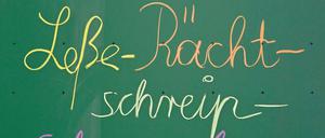 Hinderlich. Wer zu den zehn Prozent der Bevölkerung mit Lese-Rechtschreib-Schwäche gehört, hat es im Alltag schwer. Foto: imago