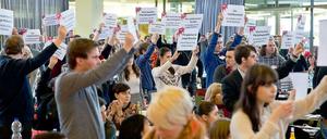 In Nürnberg hat es beim Bundeskongress der Jusos ein klares Nein zum Koalitionsvertrag zwischen Union und SPD gegeben.